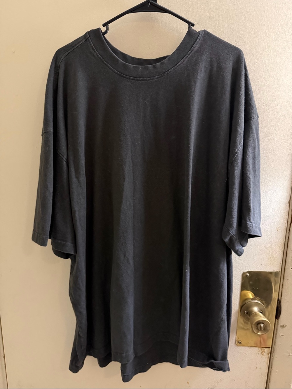 Saint Louis Crystal Men's Oversized Black Crewneck Tee